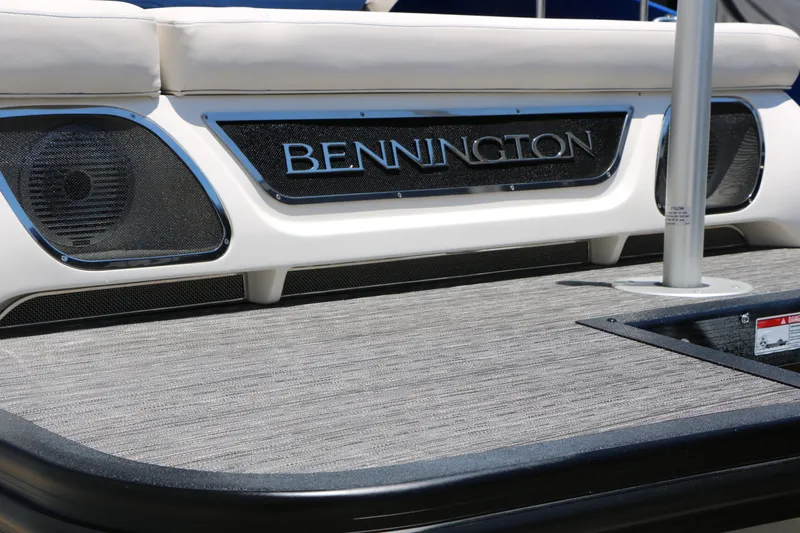 Slide: The Image of Bennington Rx23 Swingback Sport 2024 - 16
