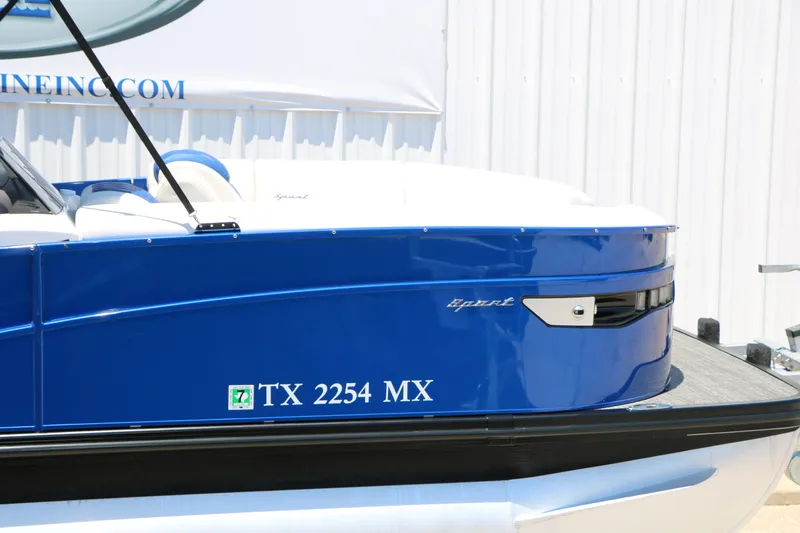 Slide: The Image of Bennington Rx23 Swingback Sport 2024 - 20