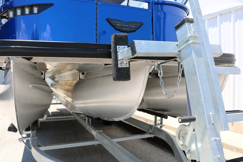 Slide: The Image of Bennington Rx23 Swingback Sport 2024 - 22