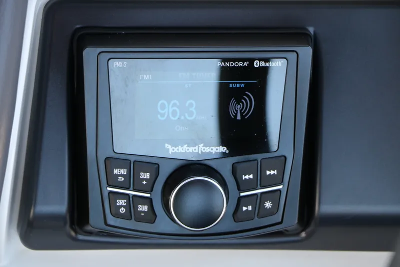 Slide: The Image of Bennington Rx23 Swingback Sport 2024 - 46