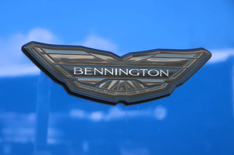 Slide: The Image of Bennington Rx23 Swingback Sport 2024 - 5