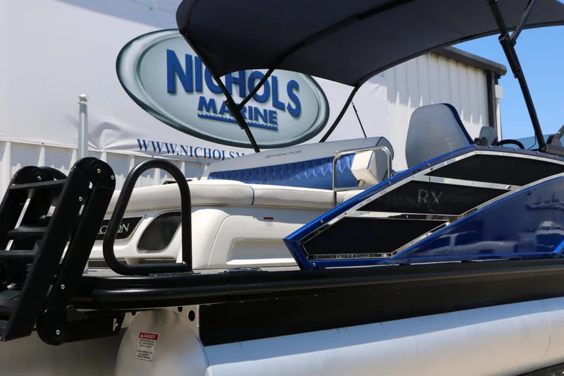 Slide: The Image of Bennington Rx23 Swingback Sport 2024 - 9