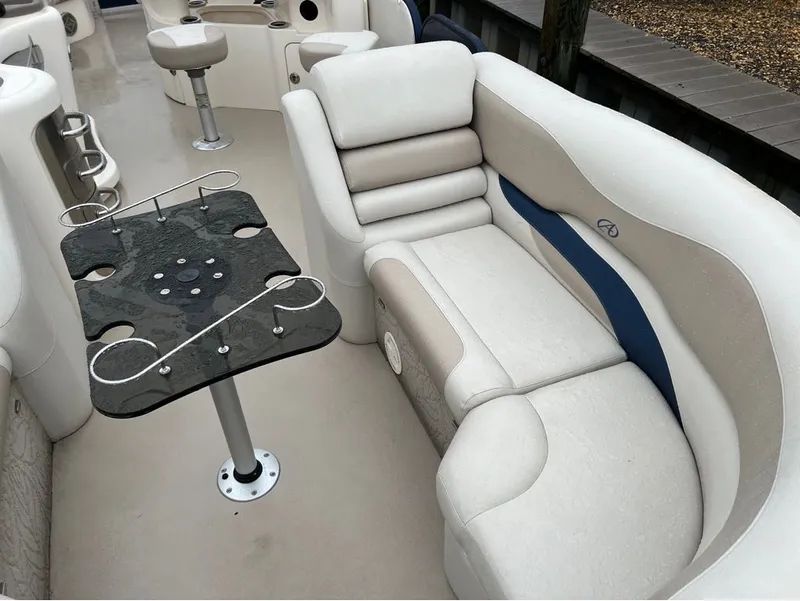 Slide: The Image of Avalon AMBASSADOR 2785 ENTERTAINTER 2013 - 20