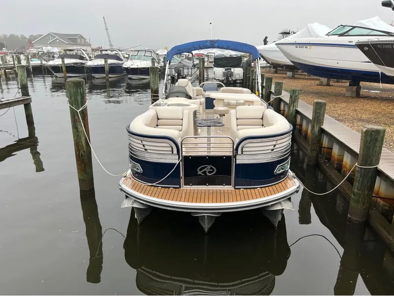 Slide: The Image of Avalon AMBASSADOR 2785 ENTERTAINTER 2013 - 2