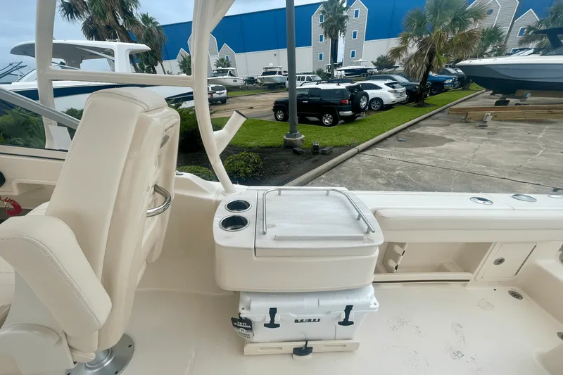 Slide: The Image of Grady-White Freedom 235 2025 - 10