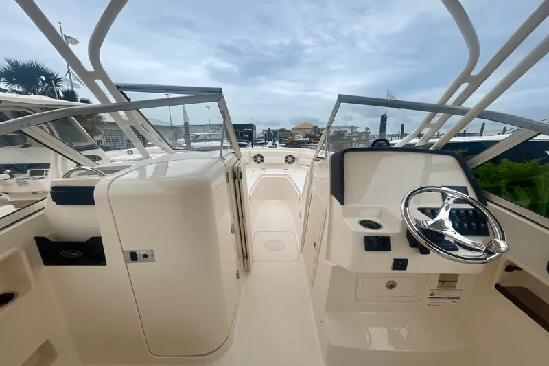 Slide: The Image of Grady-White Freedom 235 2025 - 9