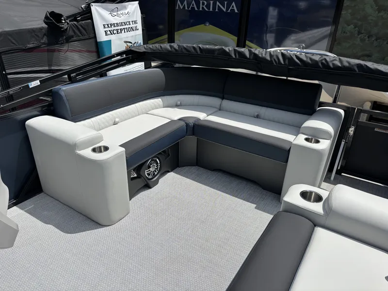 Slide: The Image of Avalon LSZ - 21 FT Elite Triple-toon "Blue Dominus" 2026 - 5