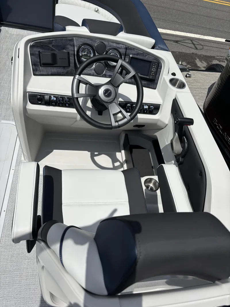 Slide: The Image of Avalon LSZ - 21 FT Elite Triple-toon "Blue Dominus" 2026 - 2