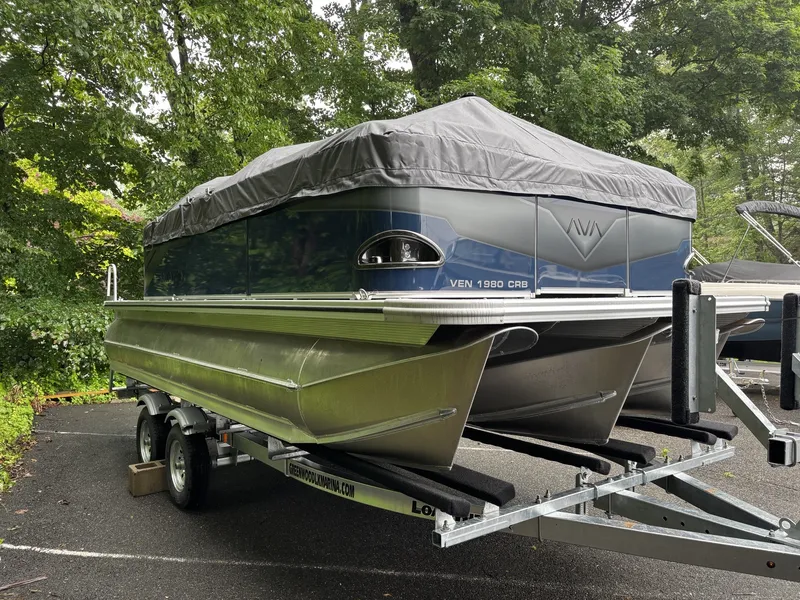 Slide: The Image of Avalon Venture - 19 FT Cruise Rear Bench Triple Toon "Blue Velocity" 2025 - 4