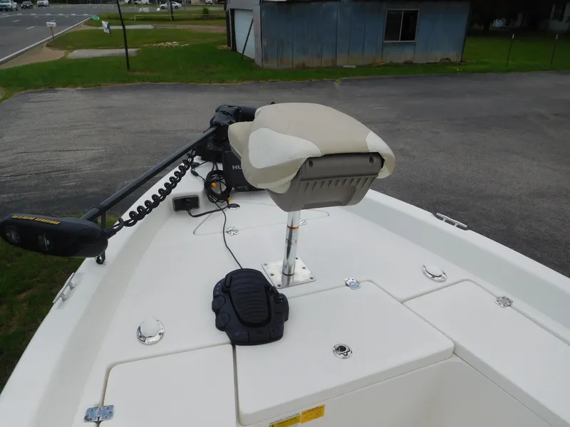 Slide: The Image of NauticStar 2140 Sport 2018 - 12