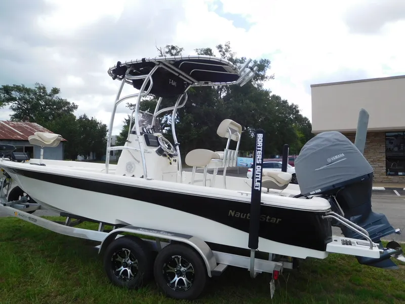 Slide: The Image of NauticStar 2140 Sport 2018 - 3