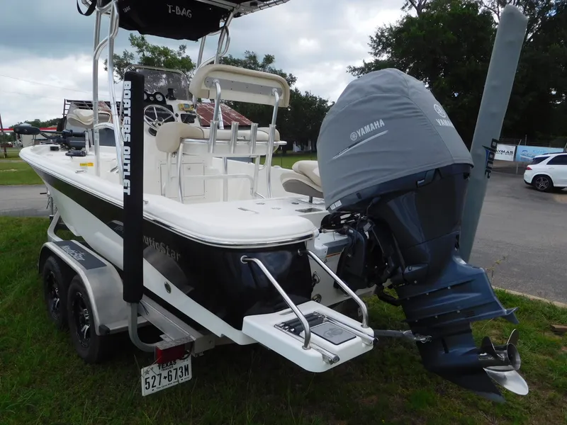 Slide: The Image of NauticStar 2140 Sport 2018 - 4