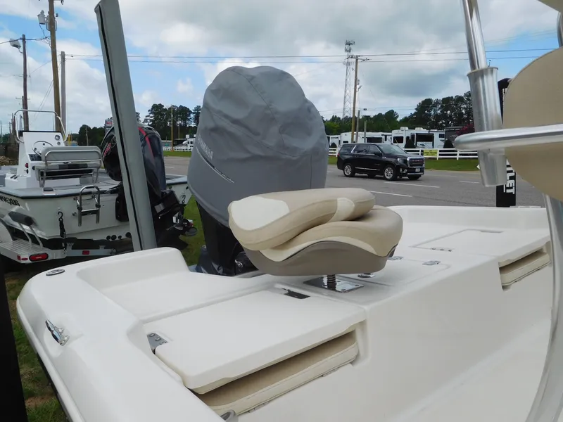 Slide: The Image of NauticStar 2140 Sport 2018 - 7