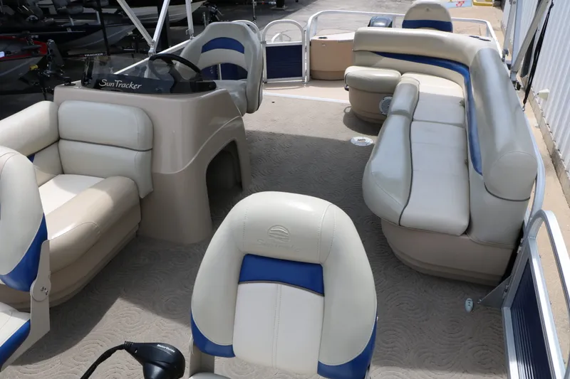 Slide: The Image of SunTracker Fishing Barge 20 Dlx 2013 - 18