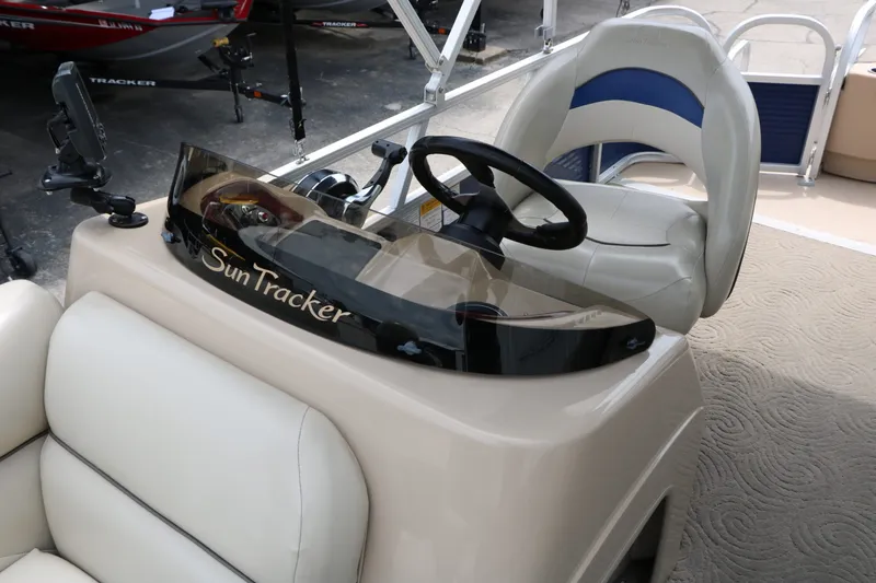 Slide: The Image of SunTracker Fishing Barge 20 Dlx 2013 - 34
