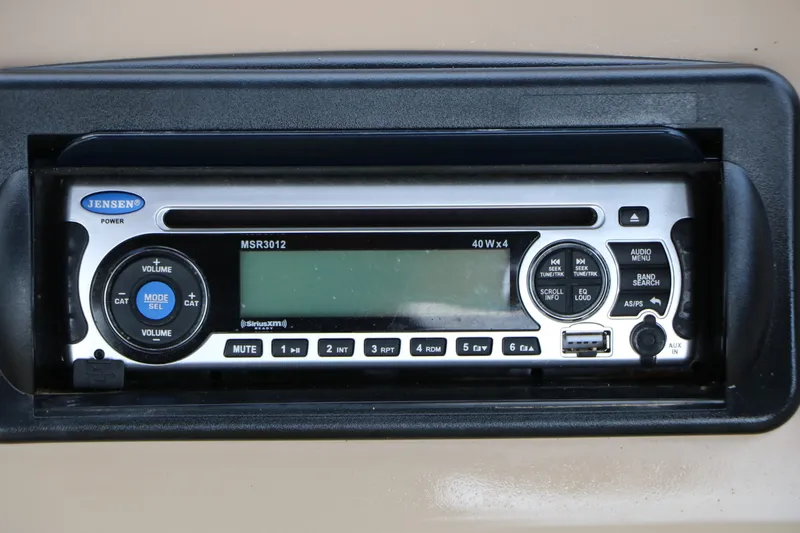 Slide: The Image of SunTracker Fishing Barge 20 Dlx 2013 - 32