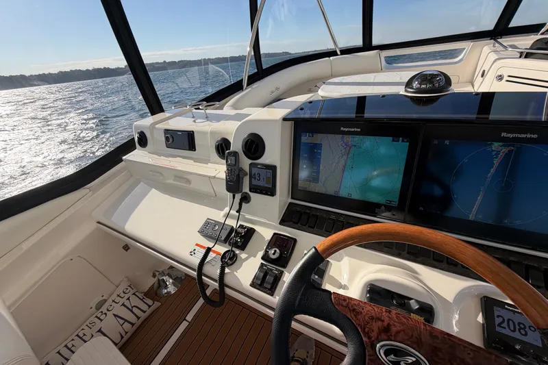 Slide: The Image of Sea Ray 58 Sedan Bridge 2007 - 95