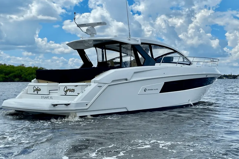 Slide: The Image of Cruisers 390 EXPRESS COUPE - DIESEL 2016 - 60