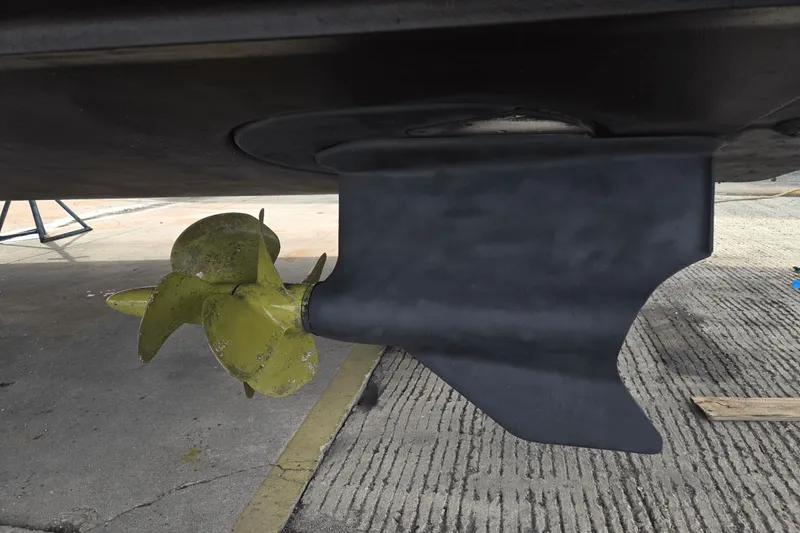 Slide: The Image of Cruisers Yachts 390 EXPRESS COUPE - DIESEL 2016 - 47