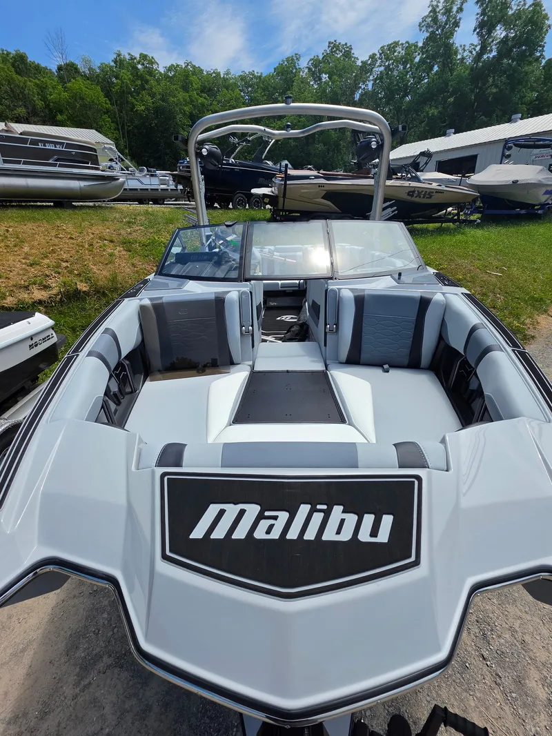 Slide: The Image of Malibu 22MXZ 2026 - 1