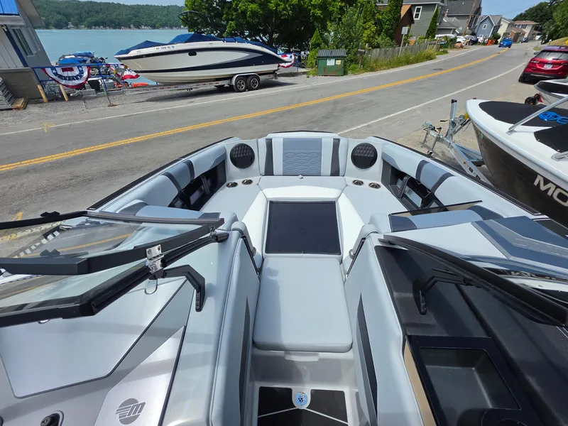 Slide: The Image of Malibu 22MXZ 2026 - 4