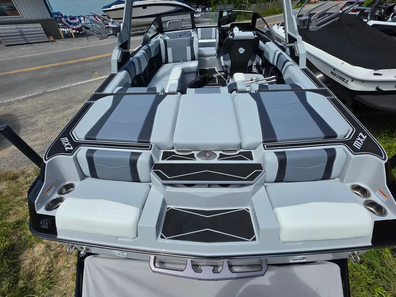 Slide: The Image of Malibu 22MXZ 2026 - 2