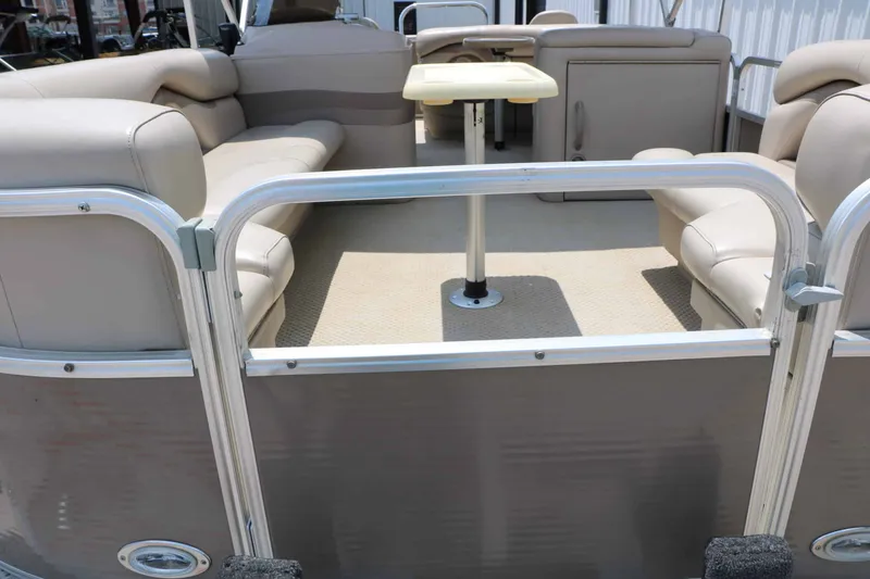 Slide: The Image of Starcraft Stardeck 226 CRUISE N FISH 2011 - 12