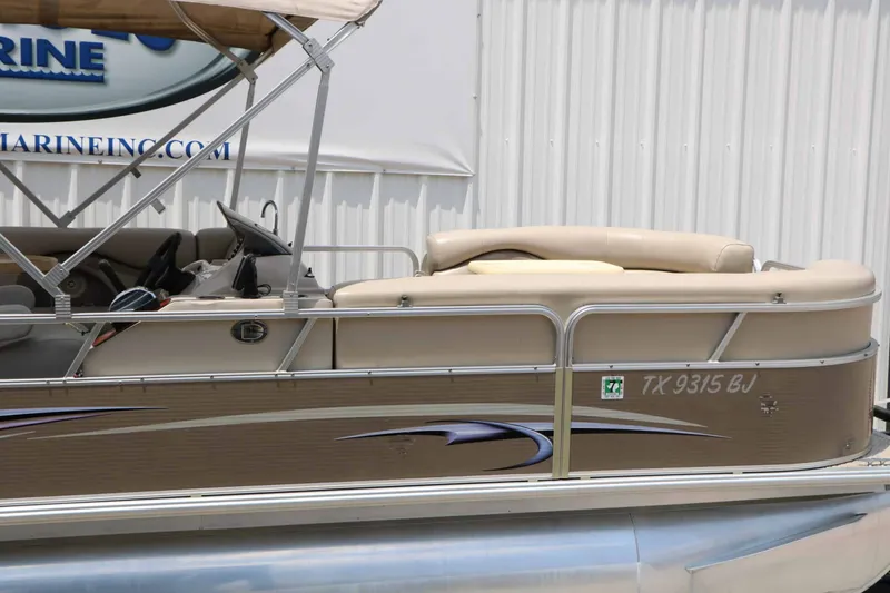 Slide: The Image of Starcraft Stardeck 226 CRUISE N FISH 2011 - 8