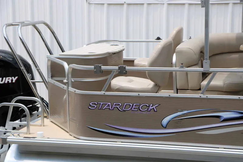 Slide: The Image of Starcraft Stardeck 226 CRUISE N FISH 2011 - 10
