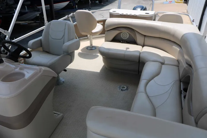 Slide: The Image of Starcraft Stardeck 226 CRUISE N FISH 2011 - 24