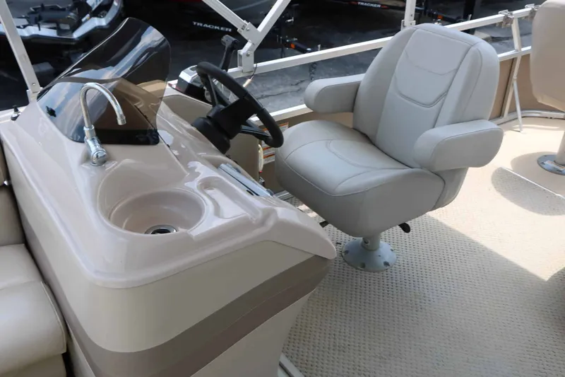 Slide: The Image of Starcraft Stardeck 226 CRUISE N FISH 2011 - 25