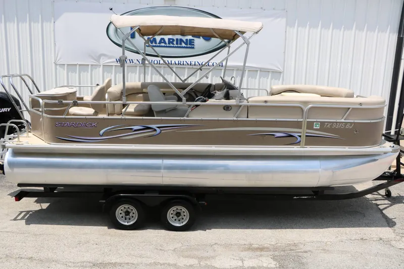 Slide: The Image of Starcraft Stardeck 226 CRUISE N FISH 2011 - 7