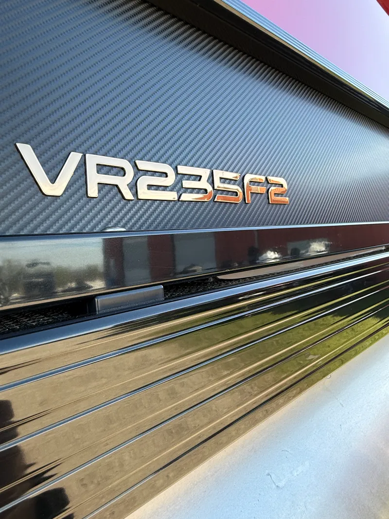 Slide: The Image of Veranda VR235F2 2026 - 6