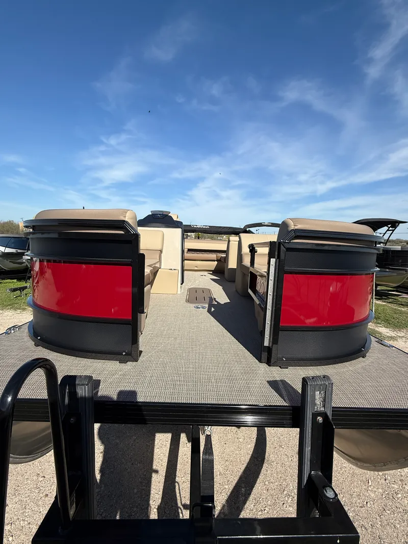 Slide: The Image of Veranda VR235F2 2026 - 7