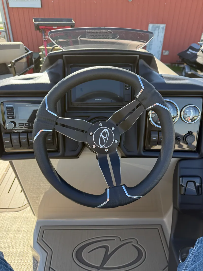Slide: The Image of Veranda VR235F2 2026 - 16