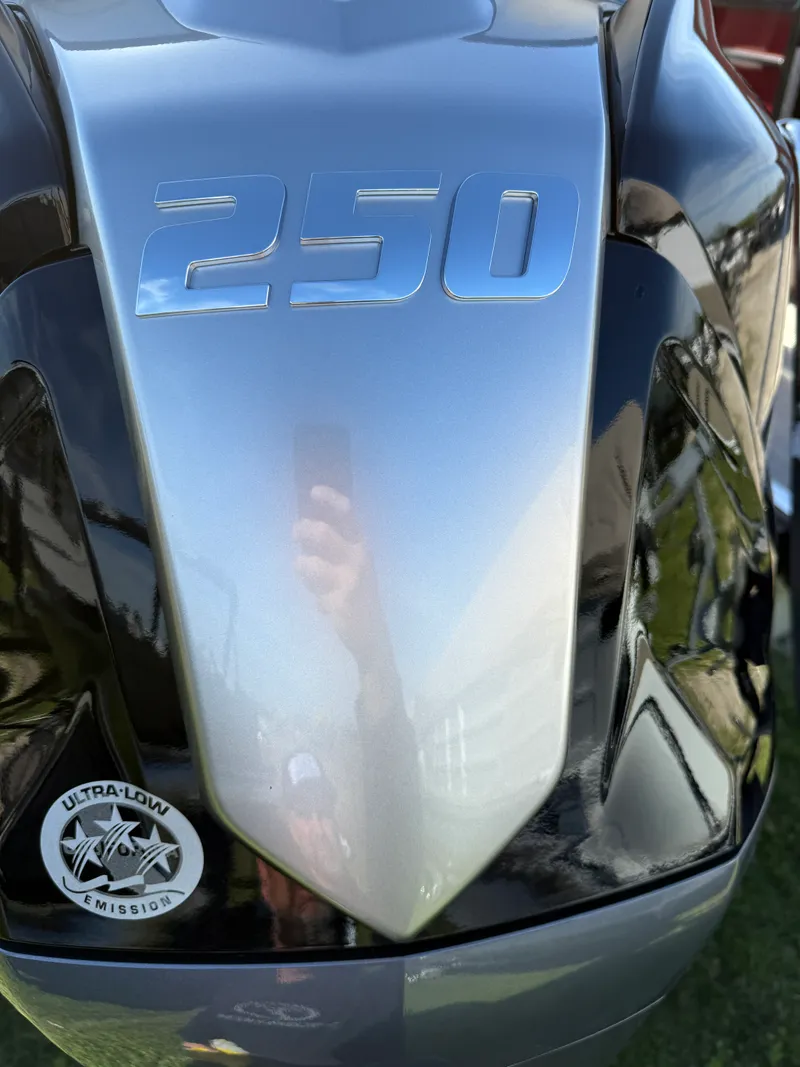 Slide: The Image of Veranda VR235F2 2026 - 5