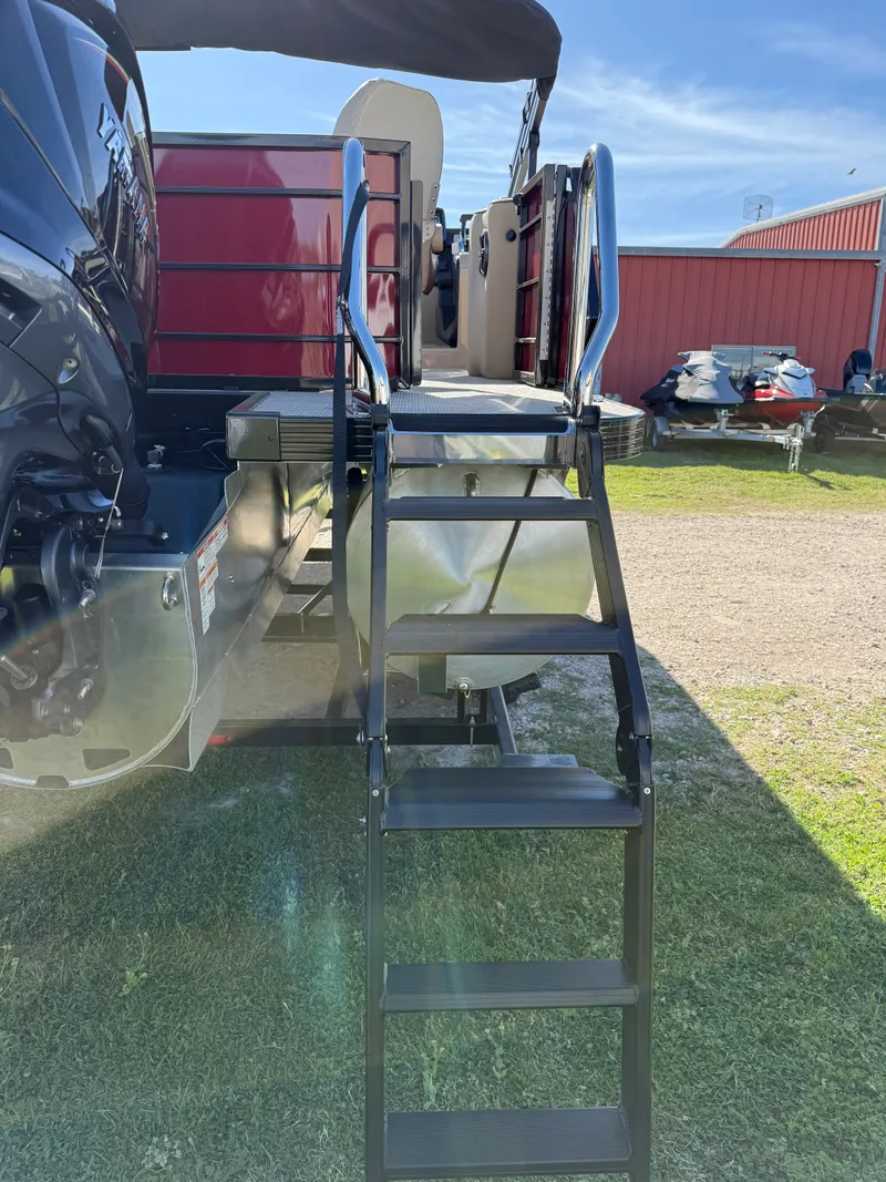 Slide: The Image of Veranda VR235F2 2026 - 3