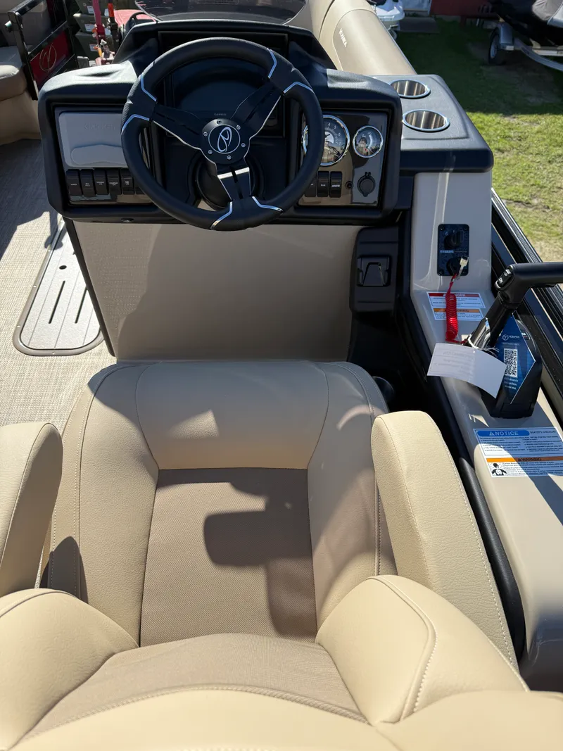 Slide: The Image of Veranda VR235F2 2026 - 17