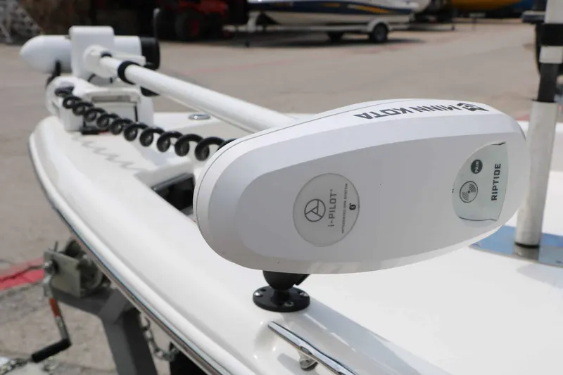 Slide: The Image of NauticStar 2140 Sport 2020 - 19