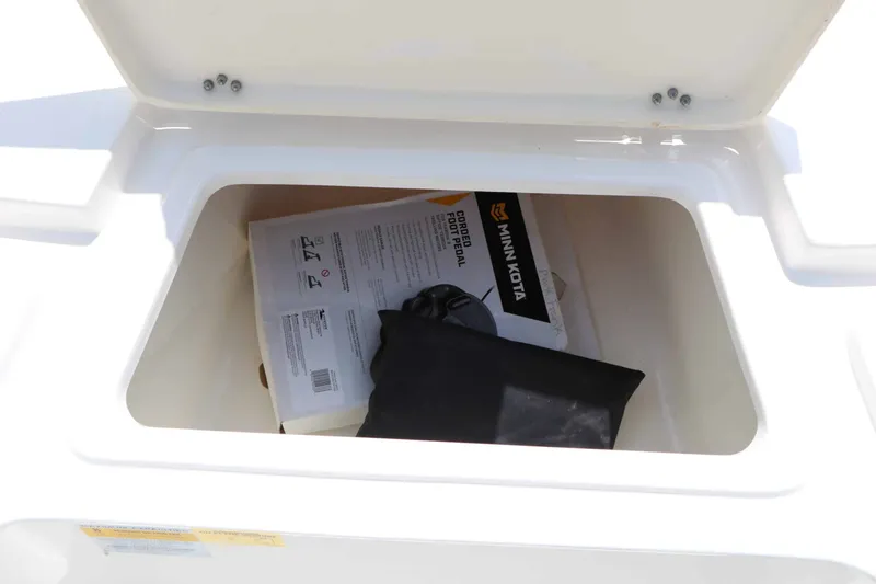 Slide: The Image of NauticStar 2140 Sport 2020 - 26