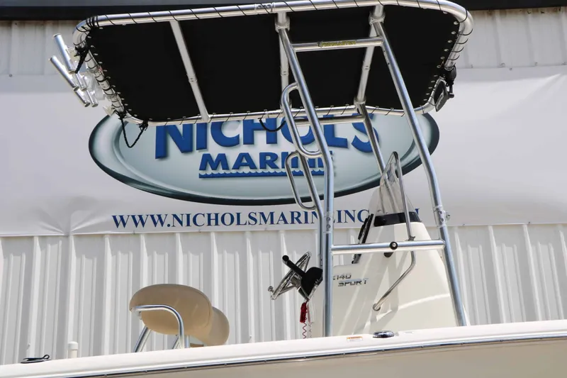 Slide: The Image of NauticStar 2140 Sport 2020 - 18