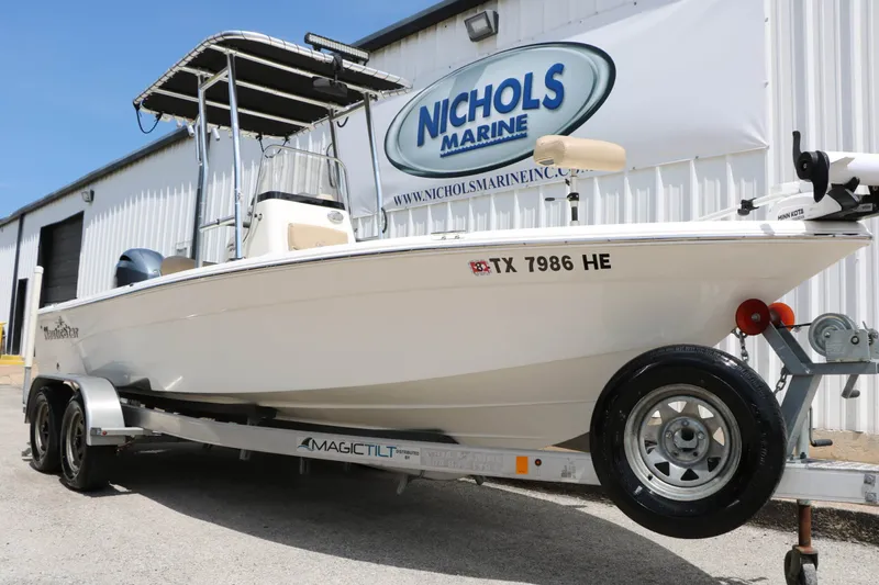 Slide: The Image of NauticStar 2140 Sport 2020 - 10