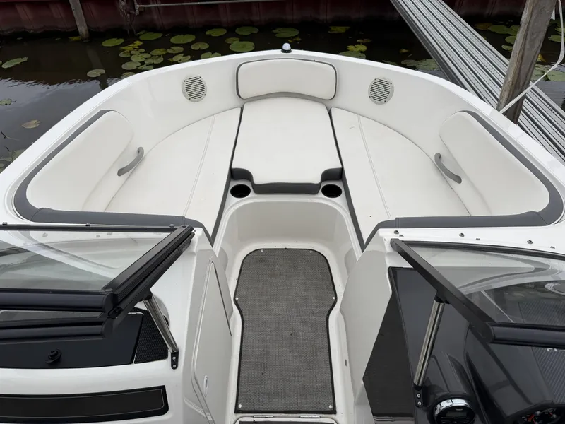 The Image of Bayliner VR5 Bowrider 2019 - 0