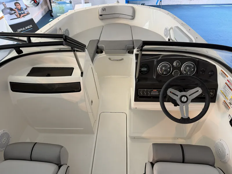 The Image of Bayliner VR4 Bowrider 2023 - 0