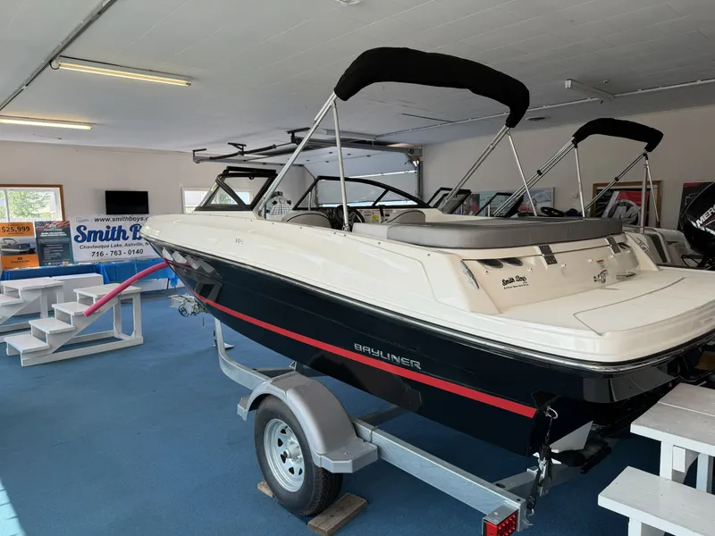 Slide: The Image of Bayliner VR4 Bowrider 2023 - 8