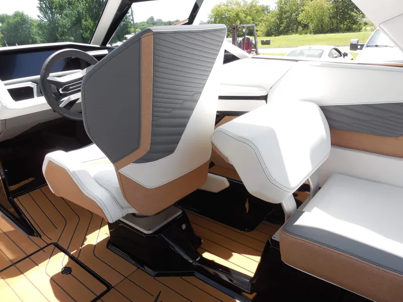 Slide: The Image of MasterCraft X24 2026 - 34