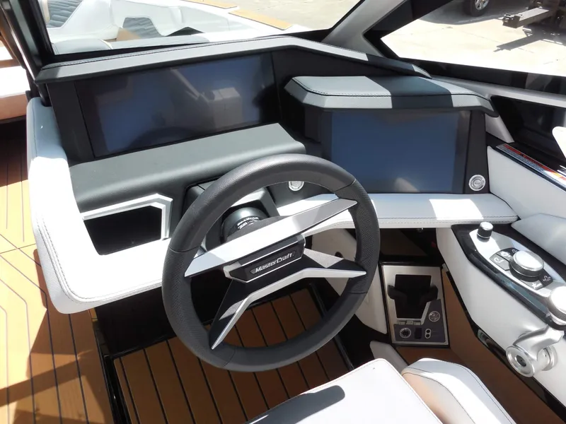 Slide: The Image of MasterCraft X24 2026 - 18