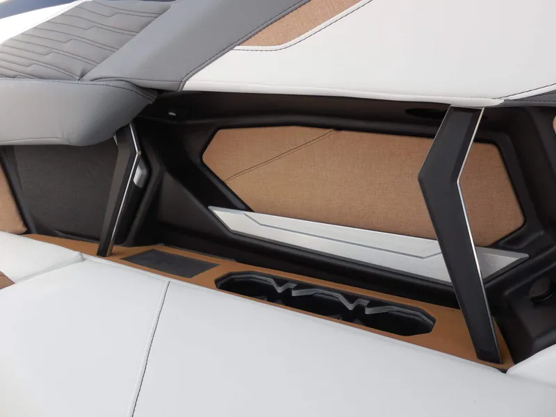 Slide: The Image of MasterCraft X24 2026 - 22