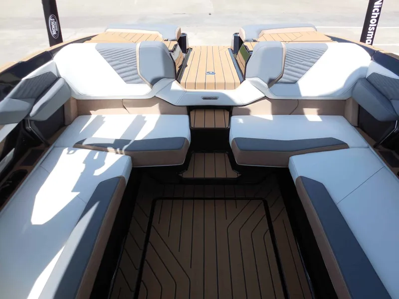 Slide: The Image of MasterCraft X24 2026 - 21