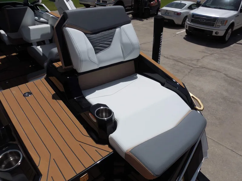Slide: The Image of MasterCraft X24 2026 - 14